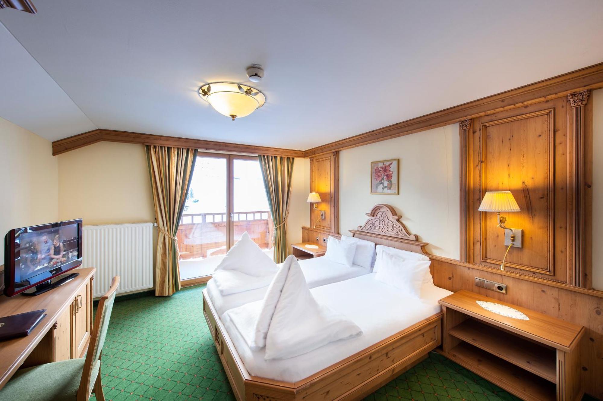 Alpenromantik-Hotel Wirlerhof กัลเทือร์ ภายนอก รูปภาพ